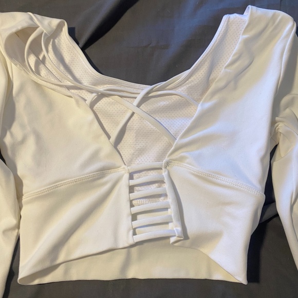 Workout top - Picture 1 of 2